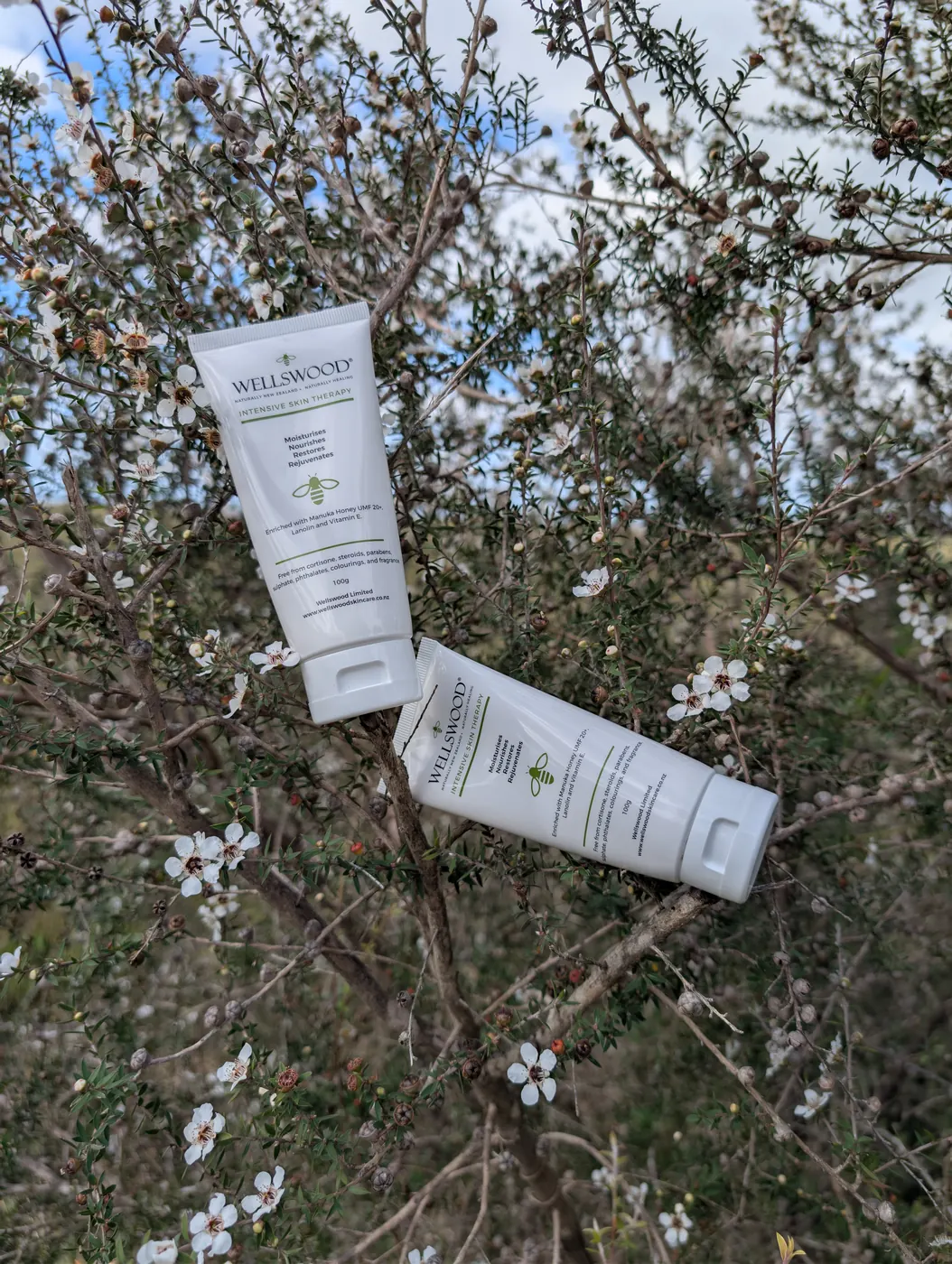 Wellswood Intensive Skin Therapy among flowering New Zealand Manuka