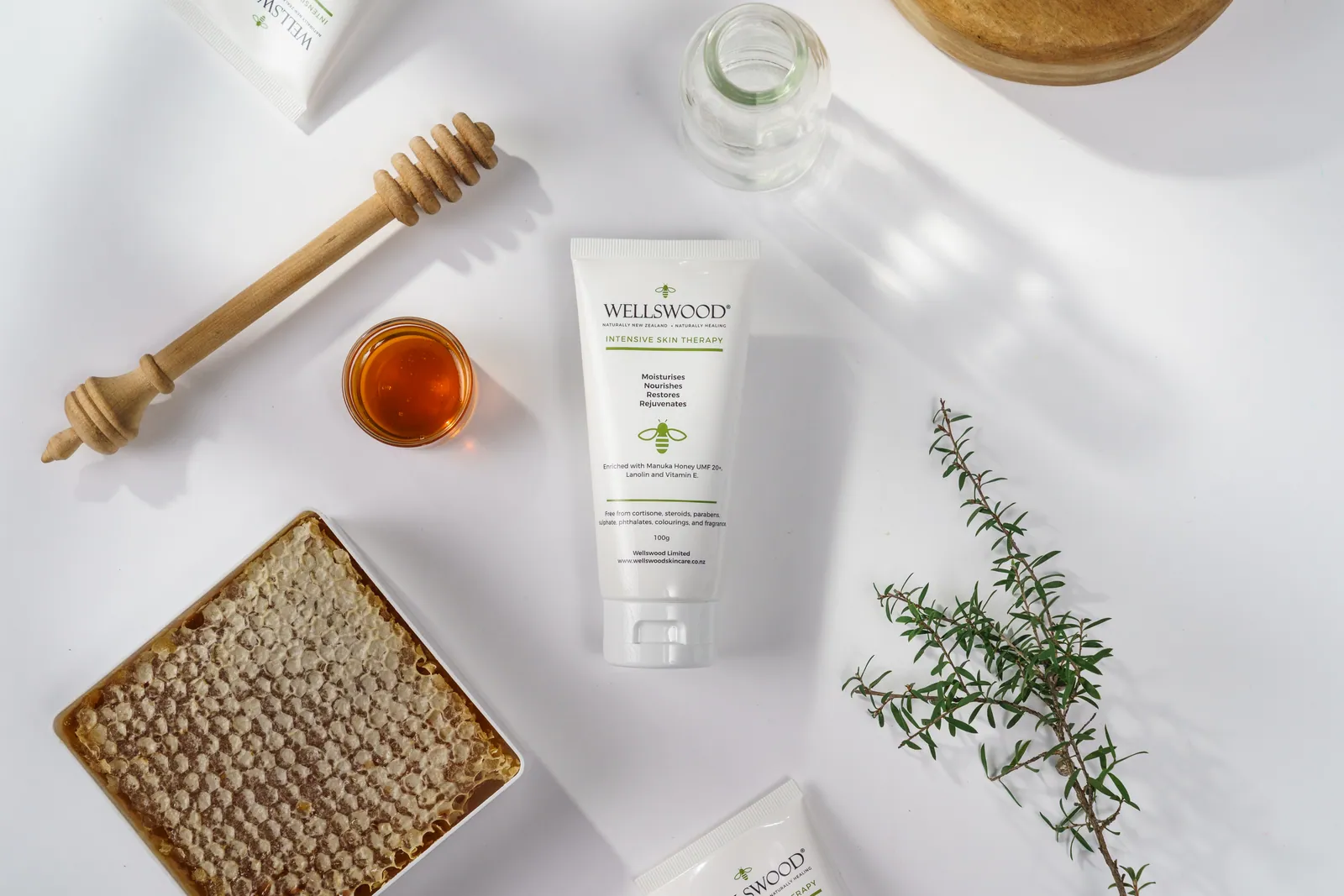 Wellswood Intensive Skin Therapy with Manuka honey and botanicals